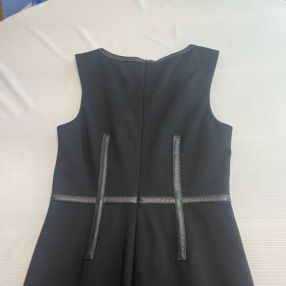 Trina Turk Black Sheath Stretch Lined Dress W/Leather Trim Sleeveless Size 2 - Picture 7 of 8